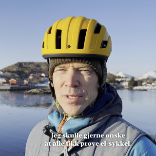 Knut Elsyklist i Lofoten